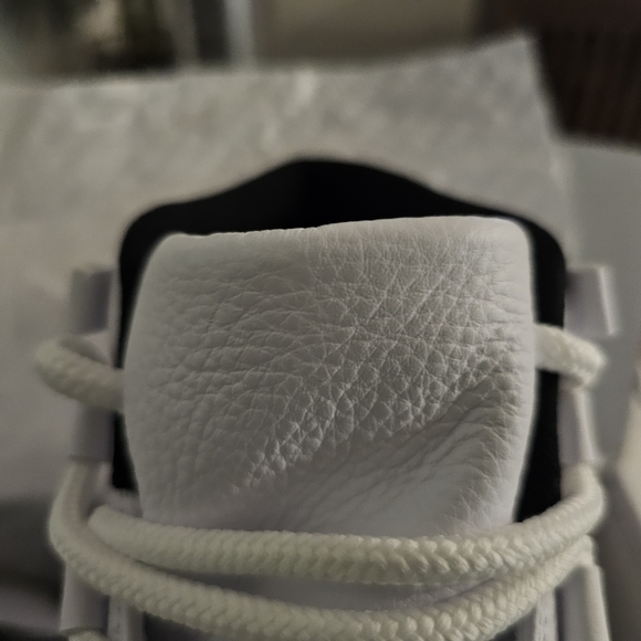 NIB Air Jordan 11 Retro 'Gratitude/Defining Moments'- Mens 10.5 - Picture 8 of 12